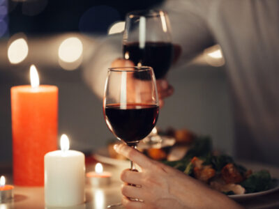 Rượu vang đỏ có thể làm thuyên giảm bệnh về đường hô hấp